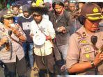 polisi-beri-miras-ke-mahasiswa-papua-di-bandung-kapolsek.jpg