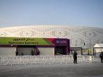 polisi-berjaga-di-luar-stadion-al-thumama-di-doha.jpg