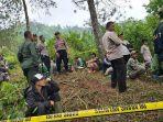 polisi-di-lokasi-penemuan-mayat-perempuan-yang-terbungkus-karung.jpg