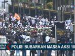 polisi-halau-massa-aksi-1812-di-jakarta-jumat-18122020.jpg