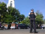 polisi-jaga-gereja-di-bandung_20180514_051458.jpg