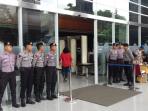 polisi-jaga-sidang-jessica_20161005_101657.jpg