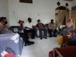 polisi-ke-rumah-za-terduga-teroris.jpg