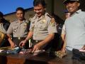 polisi-kupang-gerebek.jpg