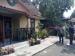 polisi-melakukan-olah-tkp-di-jl-rumah-potong-hewankayu-putih_20170409_191800.jpg