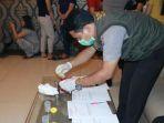 polisi-mengamankan-sejumlah-barang-bukti-dalam-operasi-pekat-turangga.jpg