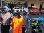polisi-menggelandang-rs-23-pemuda-yang-tega-membunuh-sang-ibu.jpg