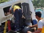 polisi-menggeledah-truk-kontainer-tabrak-puskesmas.jpg