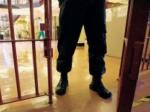 polisi-pelaku-narkoba.jpg