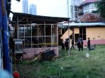 polisi-periksa-lokasi-ledakan-di-tanah-abang_20150408_191728.jpg