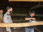 polisi-periksa-sapi-yang-mati-mendadak.jpg