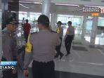 polisi-perketat-pengamanan-bandara-gorontalo_20161127_173826.jpg