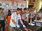 polisi-rekonstruksi-pembunuhan-nenek-tiamah_20171014_105920.jpg