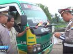 polisi-sosialisasi-anti-hoax-lewat-stiker_20170327_145940.jpg