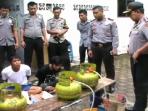 polisi-ungkap-pengoplos-gas-3-kg-ke-12-kg_20161005_191909.jpg