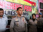 polres-ciamis-ungkap-prostitusi-online_20180920_043434.jpg