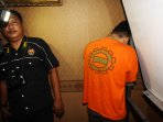 polres-jakarta-selatan-ungkap-prostitusi-medsos-kelas-atas_20150509_164149.jpg