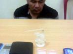 polres-pelalawan-ringkus-pns-narkoba_20141105_125210.jpg