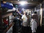 polri-memberikan-bantuan-kepada-pedagang-bakso-keliling.jpg