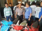polsek-gunung-putri-meringkus-empat-begal-motor_20161108_034847.jpg