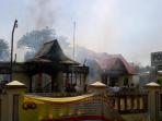 polsek-jambi-terbakar_20150427_083755.jpg
