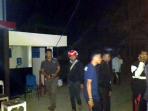 polsek-rappocini-olah-tkp-pelemparan-bom-molotov-di-kampus-unismuh_20150904_074706.jpg