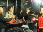 polsek-sawahan-surabaya-mendatangi-cafe-triple-x.jpg
