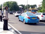 polwan-berhijab-di-bandara-halim-perdanakusuma_20170304_091001.jpg