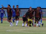 pon-xx-tim-sepak-bola-papua-menang-telak-4-0-atas-ntt_20211003_214551.jpg