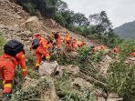 porak-poranda-sichuan-dilanda-gempa-berkekuatan-magnitudo-66_20220907_075217.jpg