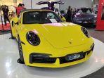 porsche-911-carrera-s-cabriolet-mobil-termahal-di-iims-2024-dibandrol-rp-77-miliar-otr.jpg
