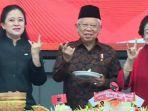 pose-metal-atau-salam-tiga-jari-yang.jpg