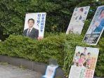 poster-foto-shinzo-abe-kuil-yasukuni.jpg