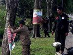 poster-kampanye-jokowi-di-pohon.jpg