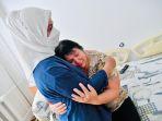 potret-ibu-negara-iriana-jokowi-peluk-korban-perang-ukraina.jpg