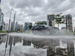 potret-jalanan-tergenang-di-dubai-uea.jpg