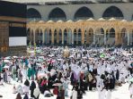 potret-masjidilharam-dipenuhi-jemaah-haji_20220702_084400.jpg