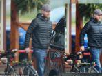 potret-pangeran-harry-belanja-makanan-setelah-ratu-elizabeth-larang-gunakan-brand-sussex-royal.jpg