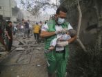 potret-penyelamatan-anak-anak-palestina-dari-serangan-israel_20231023_144833.jpg