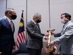 prabowo-ketemu-pm-dan-menhan-malaysia.jpg
