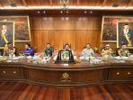 prabowo-makan-di-akmil.jpg