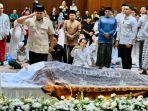 prabowo-melayat.jpg