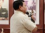 prabowo-subianto-dan-kucingnya-bobby-kertanegara.jpg