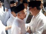 prabowo-subianto-disambut-kh-sholahuddin-wahid-di-ponpes-tebuireng_20181022_100319.jpg