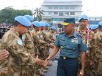 prajurit-satgas-xxviii-junifil-disambut-suka-cita-di-surabaya_20181112_013531.jpg