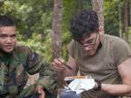prajurit-tni-angkatan-darat-ad-dan-us-army-saling-mencicipi-ransum.jpg