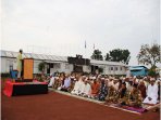 prajurit-tni-konga-xx-mmonusco-melakukan-sholat-ied-di-kongo_20160708_180013.jpg