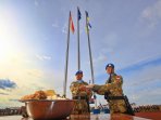 prajurit-tni-peringati-hut-tni-ke-70-di-afrika_20151009_144329.jpg