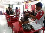 praktik-bengkel-honda-smk-bina-mandiri-bekasi_20160929_195825.jpg