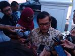 pramono-anung-di-istana_20150116_152841.jpg